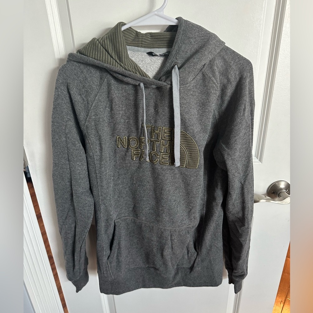 *EUC Sz M* The North Face sweater